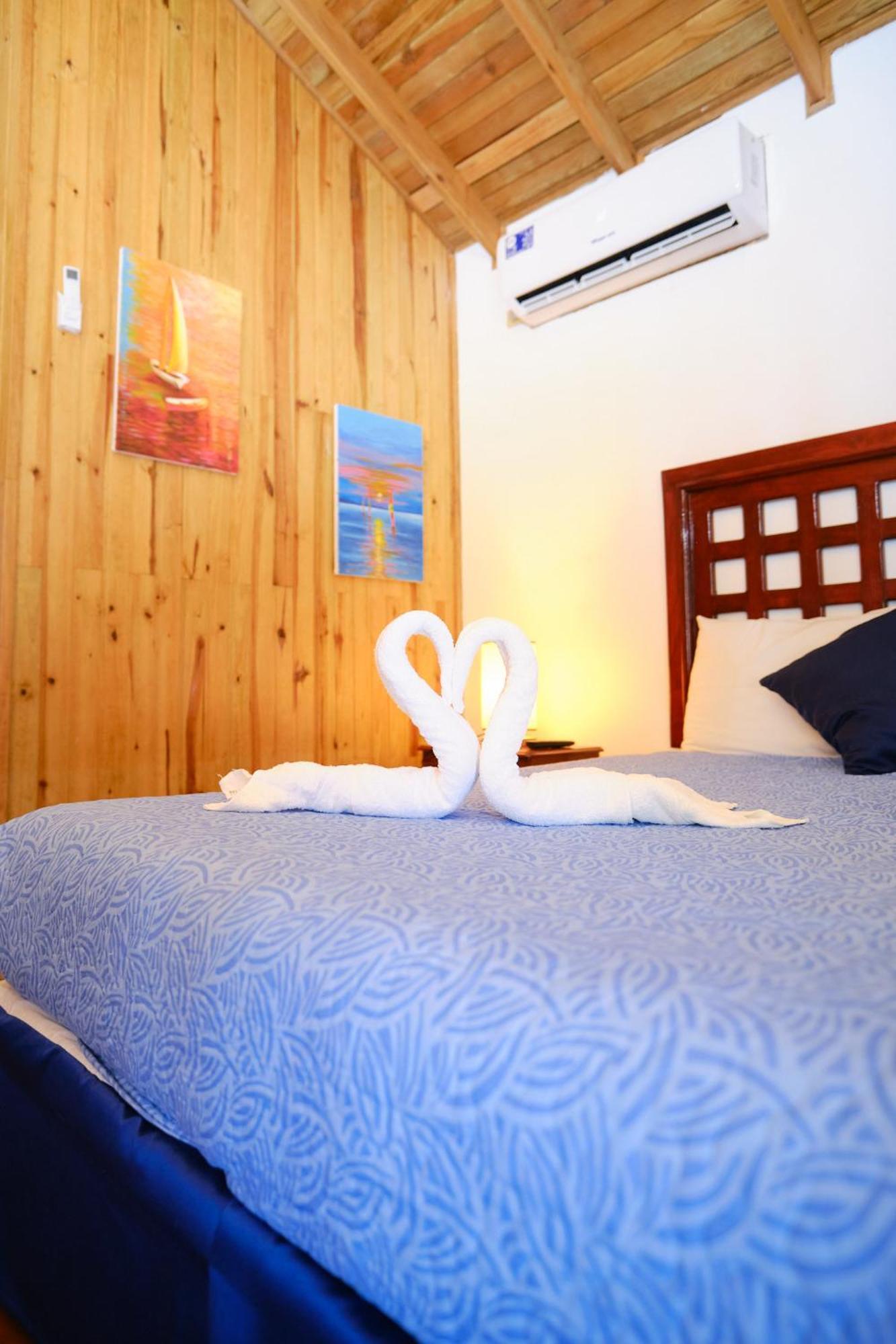 Hotel Playa Caribe Tela Kültér fotó